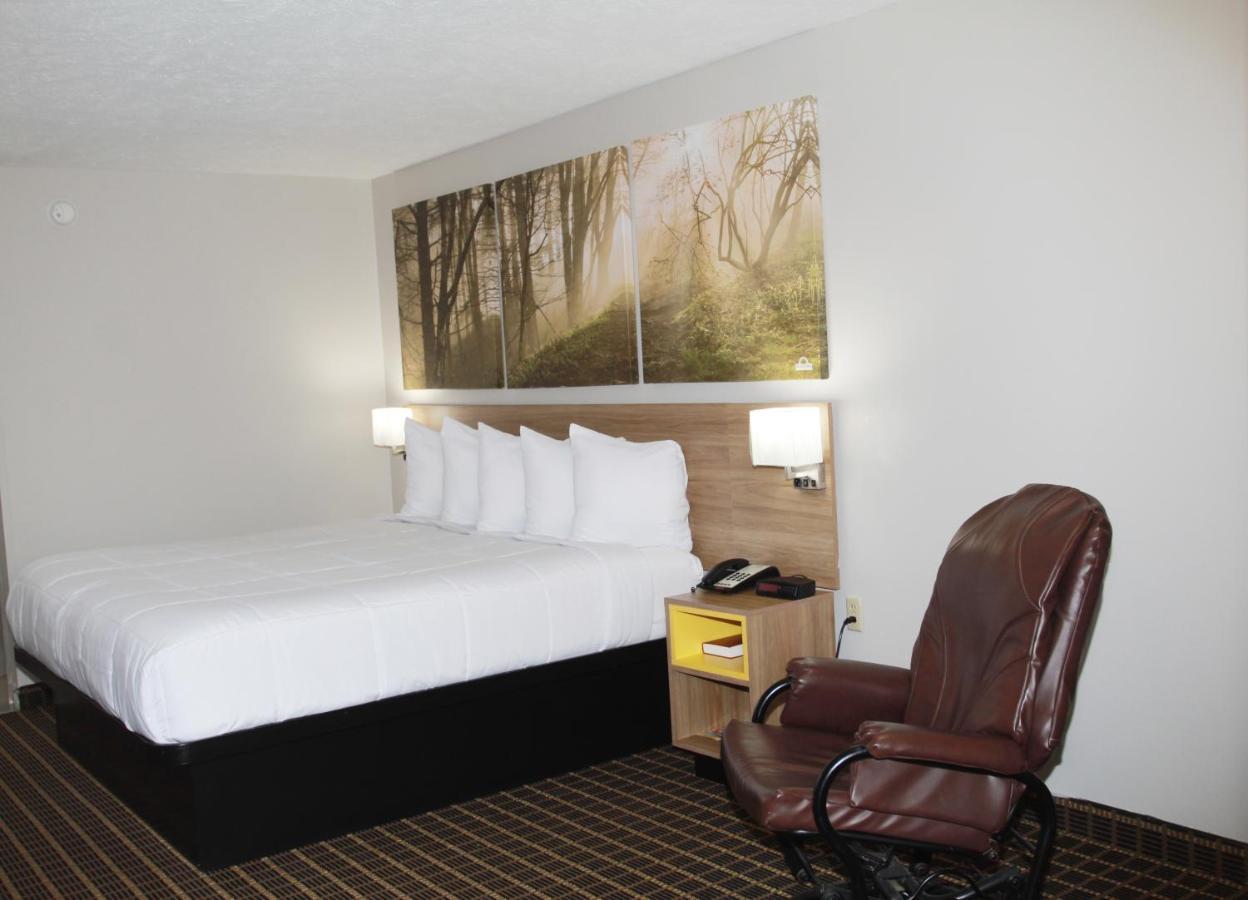 Days Inn By Wyndham Forest Buitenkant foto